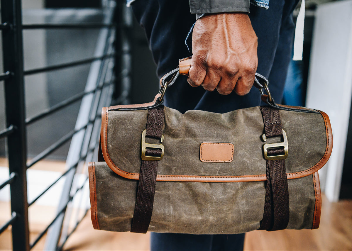 Give your tools a stylish and secure home with the Ramsey waxed canvas tool roll. Handcrafted with 8.25 oz waxed canvas, the Ramsey tool kit features 18 slip pockets of varying size, and a large zipped pocket for organizing small items.