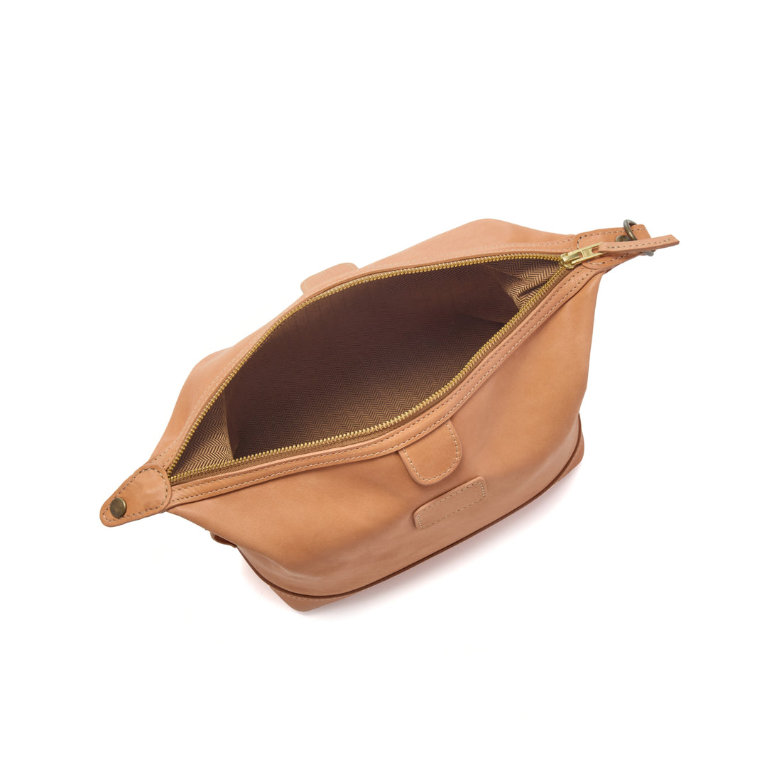 Ryder Horween Essex leather dopp kit Made in USA and handcrafted in Naples Florida