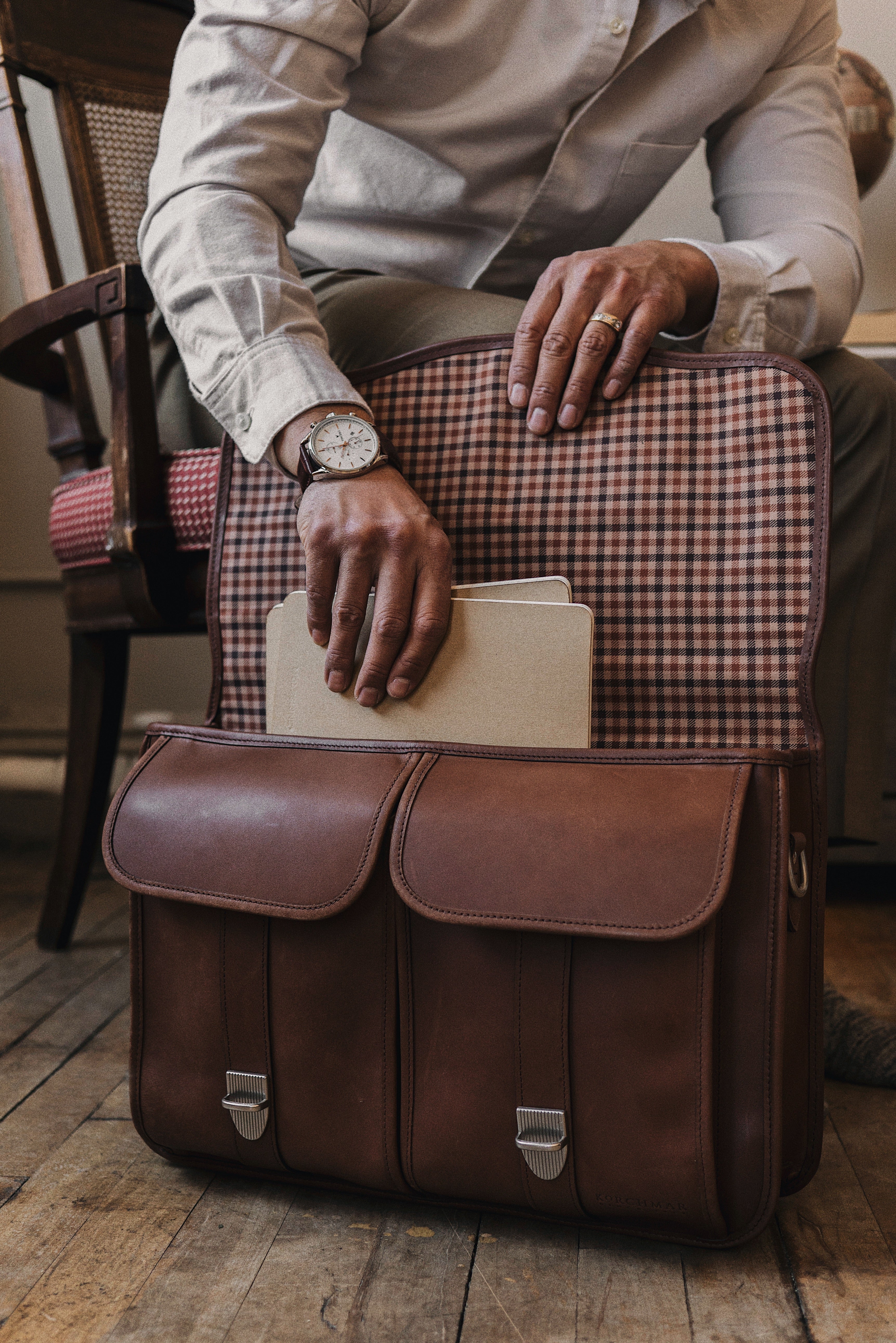Garfield By Korchmar- Full Grain Espresso Leather Laptop Messenger Bag