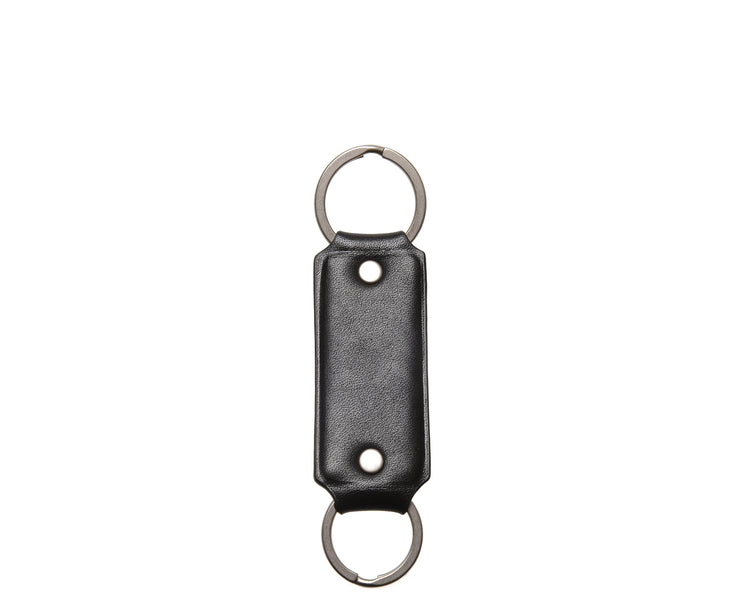 Black Hover Full grain mill dyed American leather Steel key rings Handcrafted with care in our own factory Dimensions: 5" x 1.25"
